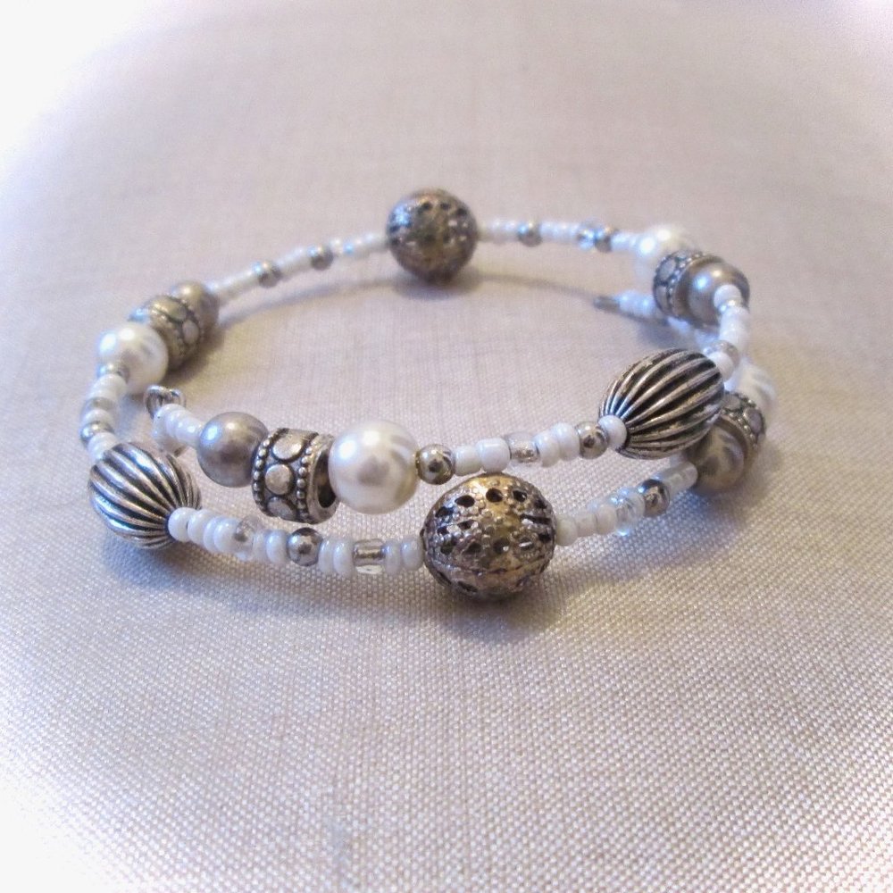 "Night on the Town" white/silver beaded bracelet